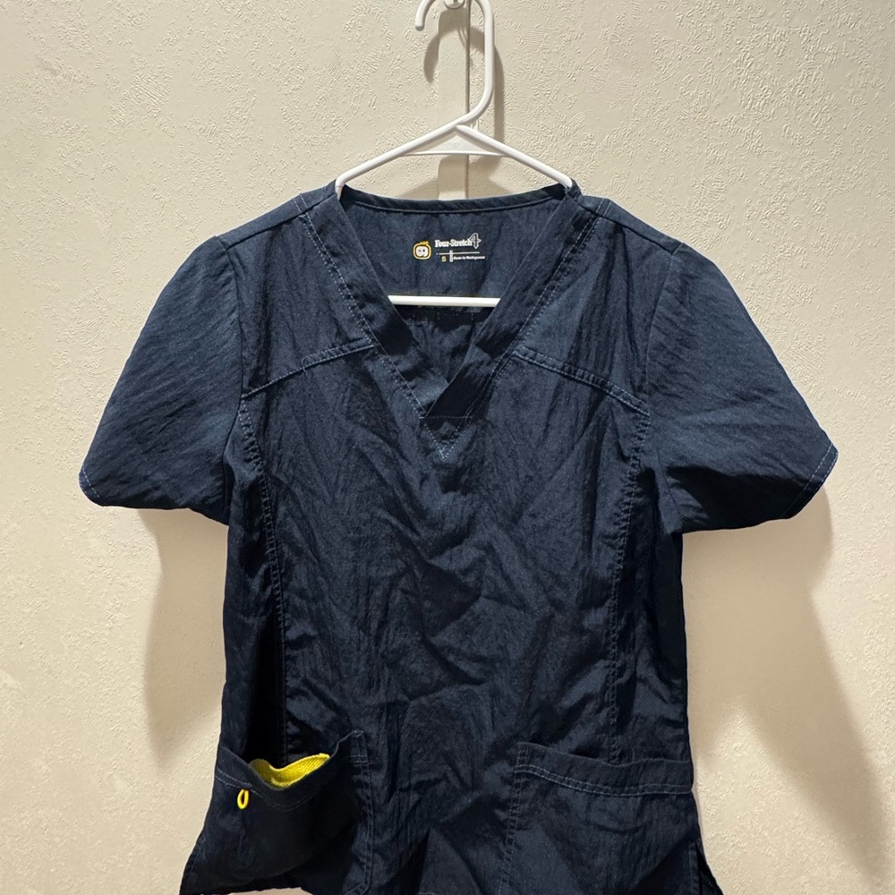 Navy women’s V-neck scrub top